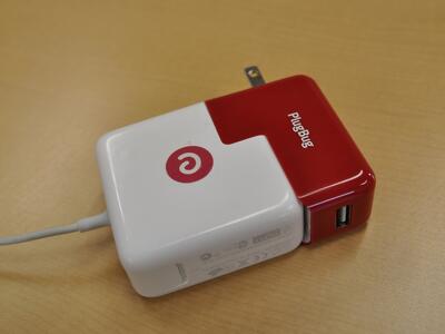 PlugBug 来た！（MacBookのACアダプタと合体するヤツ）