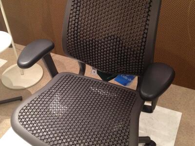 ハーマンミラーのイロイロな椅子に座ってきた