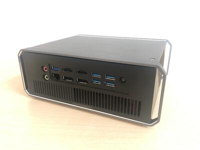 Makuake でポチってあった CHUWI HiGame が届いた