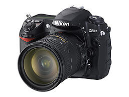 NIKON D200 出た！