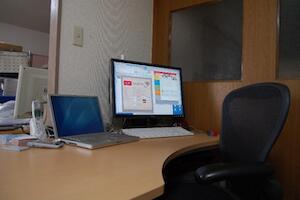 どうやら24インチくらいあると1画面でもいいっぽい