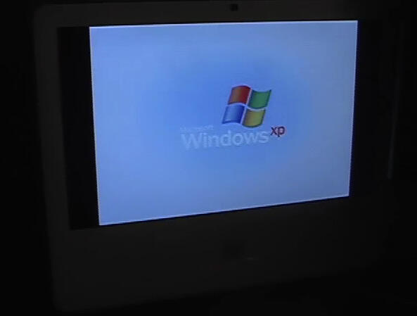 インテルMacでXP起動に成功したらしい