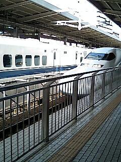 新幹線の中は開発の場