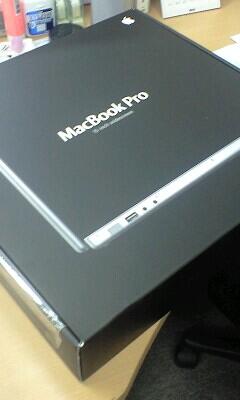 先月頑張ったご褒美に MacBook Pro