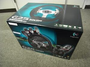 G25 Racing Wheel が届きました。