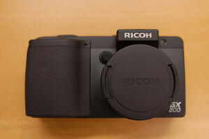 RICOH GX200 来ました