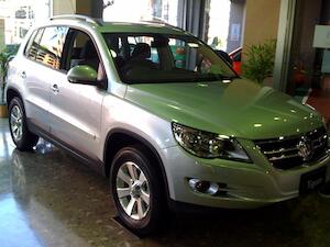 フォルクスワーゲンのディーラーに来ています